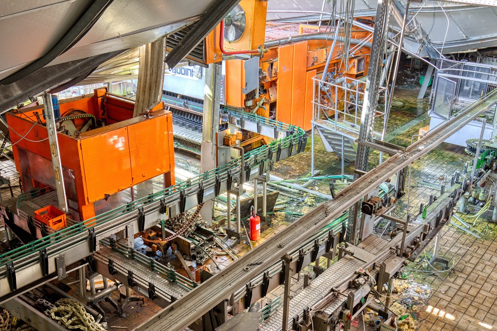club soda hdr belgie urbex spa belgique belgium decay verlaten fabriek usine factory spawater bronwater ingestort lost abandoned